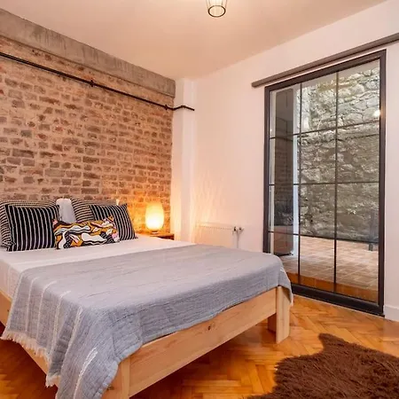 Cosy Studio With Garden Balcony Istambul