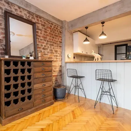 Appartement Cosy Studio With Garden Balcony *