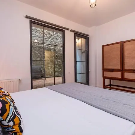דירה Cosy Studio With Garden Balcony איסטמבול